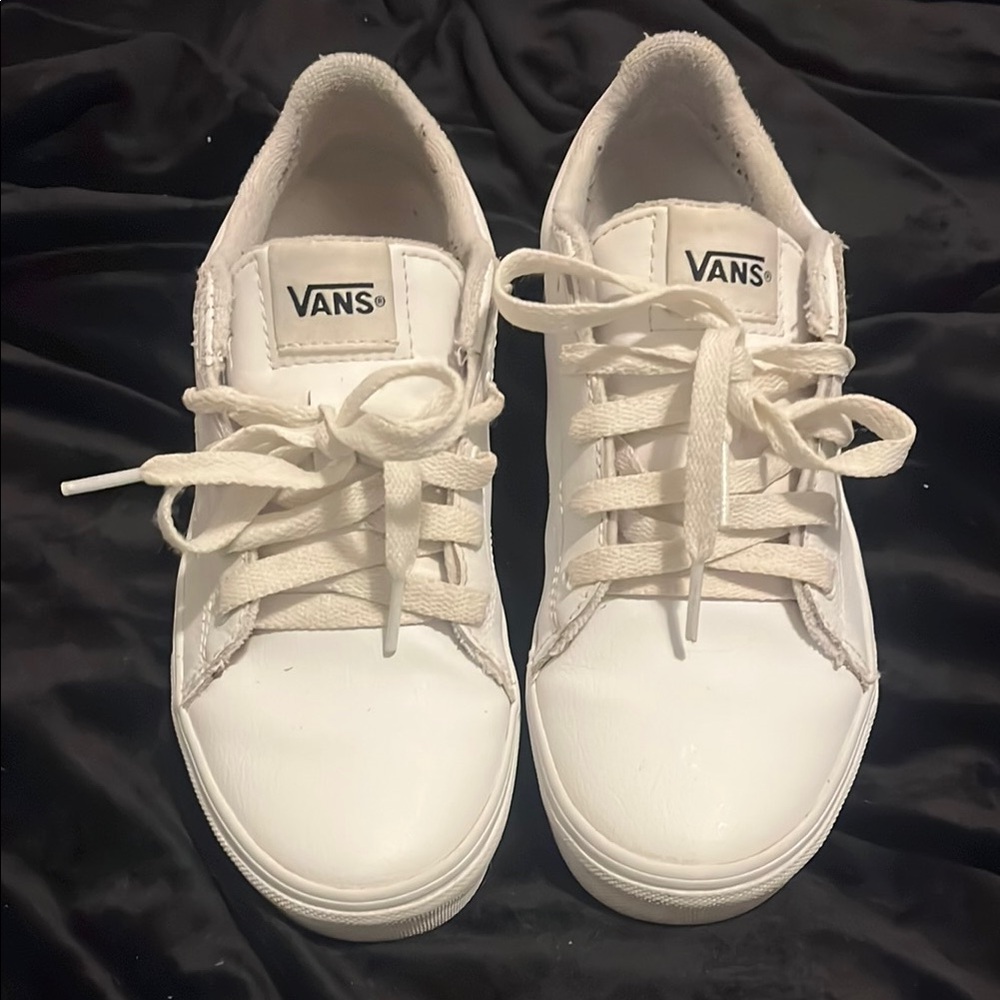 VANS Seldan White Leather Shoes Youth Size 3 Low Top Sneaker